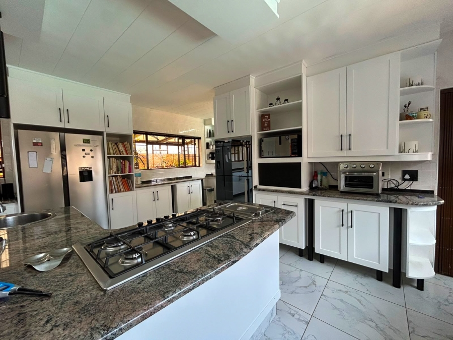 6 Bedroom Property for Sale in Potchefstroom Rural North West